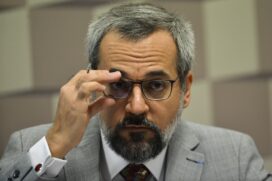 Os ministros rejeitaram o pedido de habeas corpus ajuizado pelo ministro da Justiça em favor de Abraham Weintraub