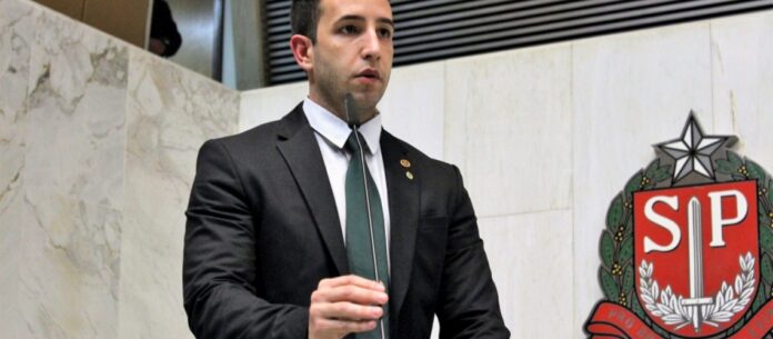 Tenente Coimbra é deputado estadual em São Paulo pelo PSL