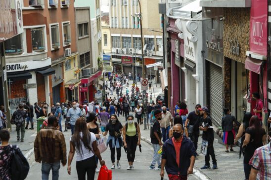 Capital reabriu o comércio em 20 de junho e os shoppings no dia 11