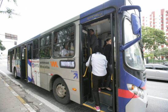 A Empresa Metropolitana de Transportes Urbanos de S&atilde;o Paulo (EMTU) liberou o uso do Passe Livre e Meia Tarifa aos estudantes e professores