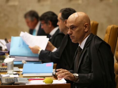 O ministro Alexandre de Moraes é o relator no STF do inquérito que apura atos antidemocráticos por parte de apoiadores do presidente