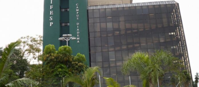 O espaço nasceu em 2007 voltado ao treinamento de profissionais de saúde para atendimento a crianças autistas, mas nos últimos meses começou a receber também pacientes adultos