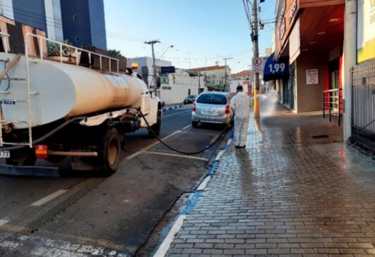 Prefeitura de Tietê intensificou na última semana os serviços de desinfecção em locais públicos; ação é contra o novo coronavírus
