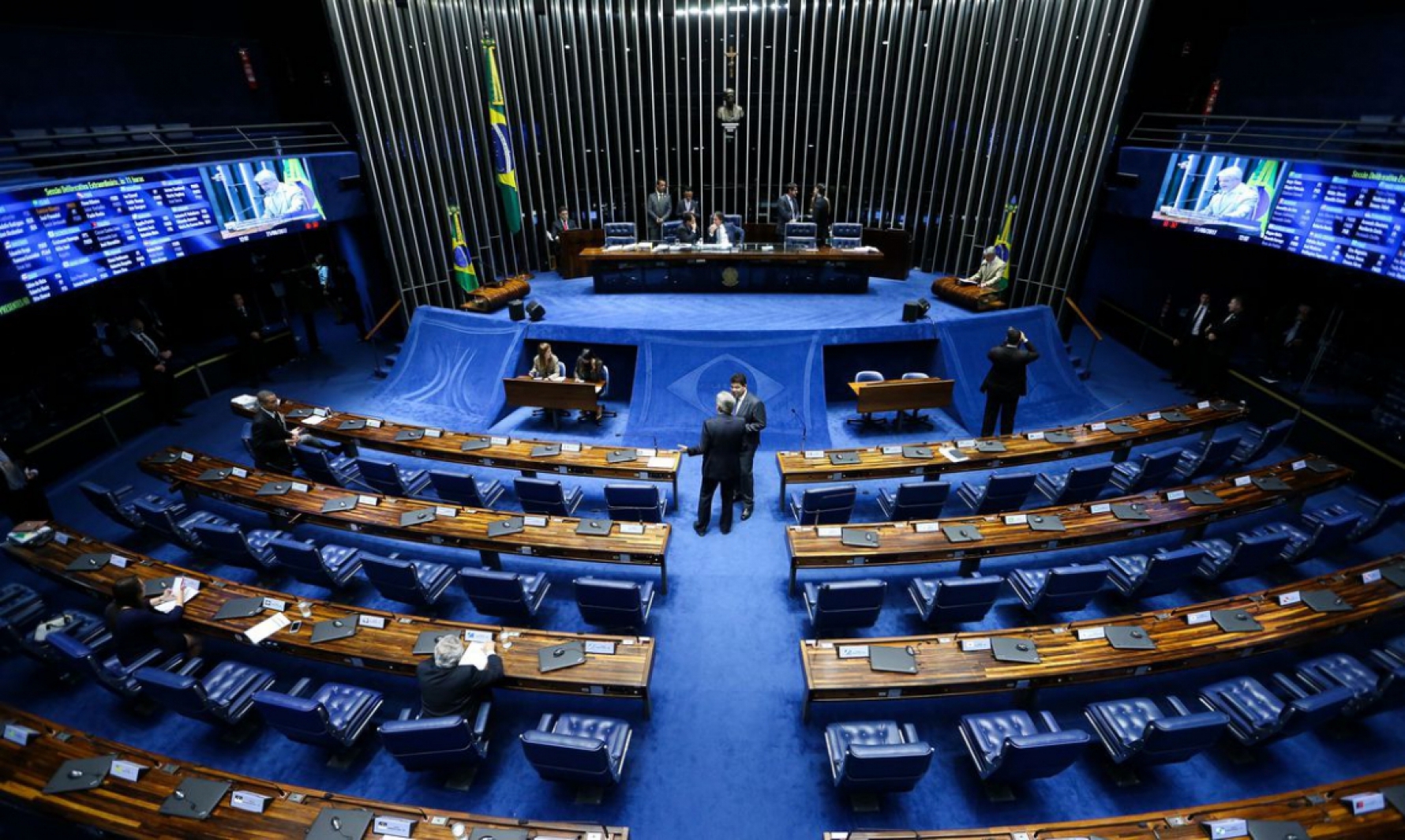 Os vetos presidenciais Nº 13.21.016 e Nº 13.21.027 são vistos como retrocessos na transparência dos gastos públicos