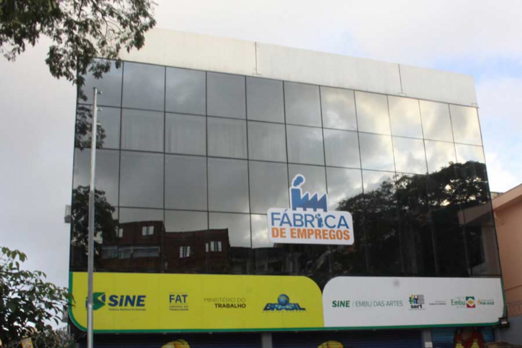 F&aacute;brica de Empregos de Embu das Artes