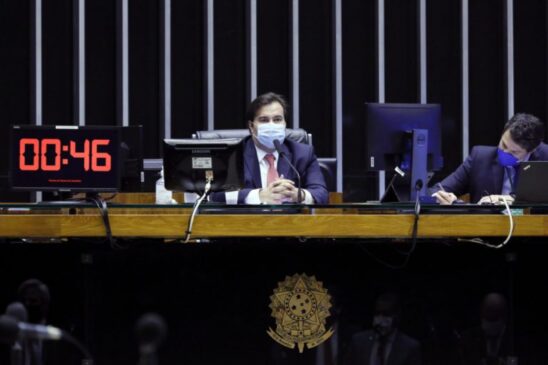Segundo o presidente da Câmara, Rodrigo Maia (DEM-RJ), o texto que torna Fundeb permanente deve ser analisado
