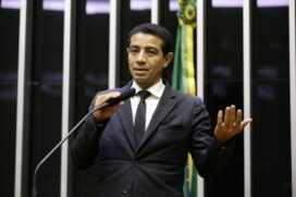 O deputado Gildenemyr (PL-MA) é o autor da proposta, que proíbe uma dispensa arbitrária e sem justa causa do servidor