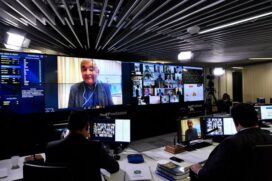 Senadores devem votar projeto de lei das fake news