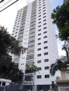 No dia 8, encerram-se as ofertas para um apartamento residencial no Cambuci, no cento de São Paulo