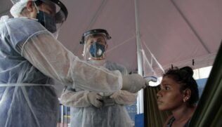 Médicos realizam exames em comunidades indígenas em Manaus