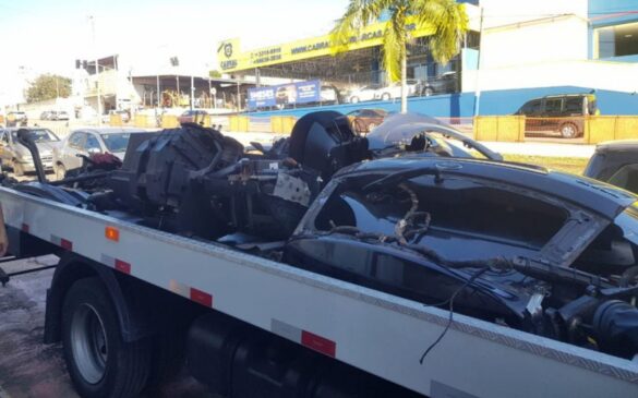 Fiscalização interdita desmanche na Avenida Ipanema em Sorocaba