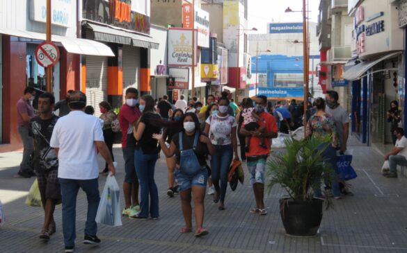 Com o avanço, comércios de rua poderão reabrir desde que as medidas de segurança sejam adotadas
