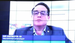 O deputado Santini (PTB-RS) &eacute; o autor do projeto