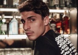 "Está tudo travado pra mim. Não aparece nada" Felipe Prior, ex-BBB, fala em entrevista ao TV Fama sobre estar parado e sem trabalho no momento.