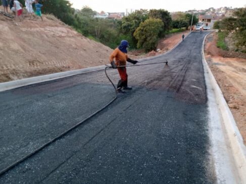 Na última quarta-feira, a Secretaria de Obras realizou obras de pavimentação nas vias do bairro São José