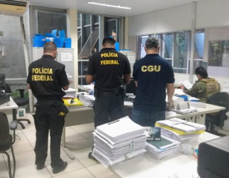Policia Federal faz buscas na sede da Secretaria Estadual de Educação do Piauí, em Teresina, nesta segunda-feira (27)