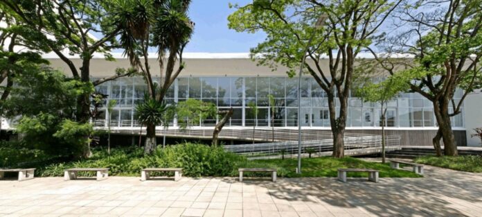 Fachada da Escola Municipal de Novas Tecnologias, na cidade de São Caetano do Sul, no ABC Paulista
