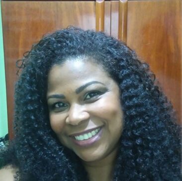 Mulher de 49 anos foi morta a facadas, na noite de terça-feira, em uma chácara no bairro Vale Grande