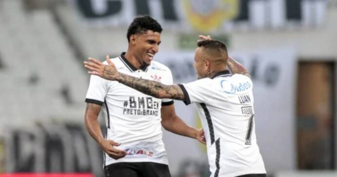 Autor do gol da classificação, Ederson vai se firmando cada vez mais como titular indiscutível do Corinthians