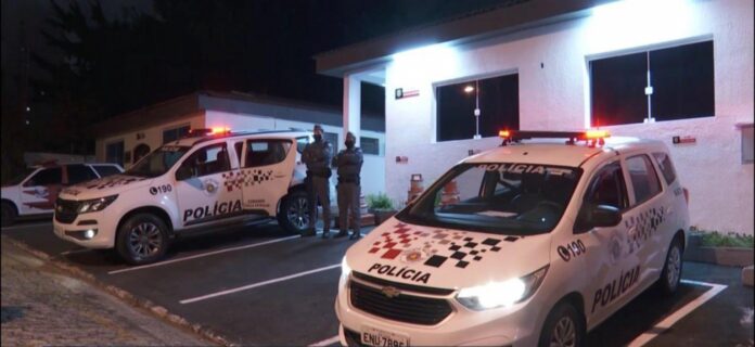 No depoimento, o homem afirmou que foi roubado pela travesti no último domingo (2)