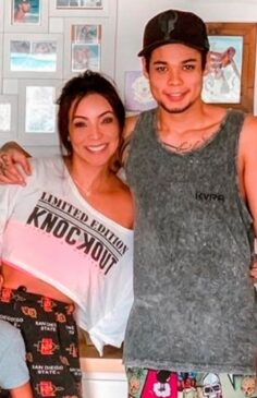 Carol Nakamura e filho