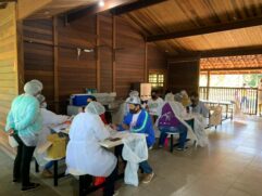 Equipes de saúde fazem coleta em índios de Ubatuba