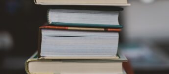 69% dos consumidores adquiriram entre um a cinco livros nos últimos 12 meses, enquanto 8% compraram 16 ou mais livros no último ano
