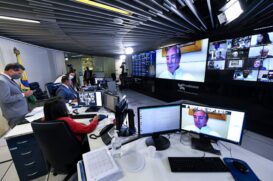 O senador Fernando Collor (Pros-AL) foi o relator da matéria