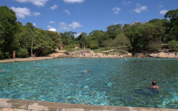 Piscina Pedreira, no Parque Nacional de Brasília, também conhecido como Água Mineral, possui 42 mil hectares