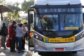 Na última segunda-feira (20) o governo de São Paulo decidiu prorrogar a obrigatoriedade do uso de máscaras até 31 de janeiro