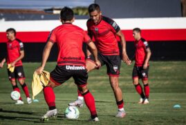 Com a liberação dos atletas que positivaram para a covid-19, o único desfalque é o meia Renato Kayser, com uma lesão muscular na coxa esquerda