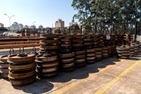 Rodas de ferro para serem leiloadas como sucata; Metrô de São Paulo espera arrecadar R$ 1 milhão