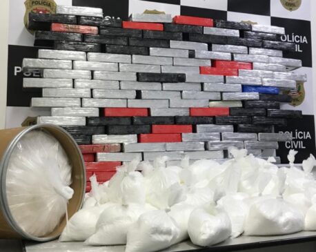 Polícia apreendeu drogas em imóvel após perseguição