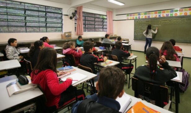 Sala de aula em Taboão da Serra, na Grande São Paulo