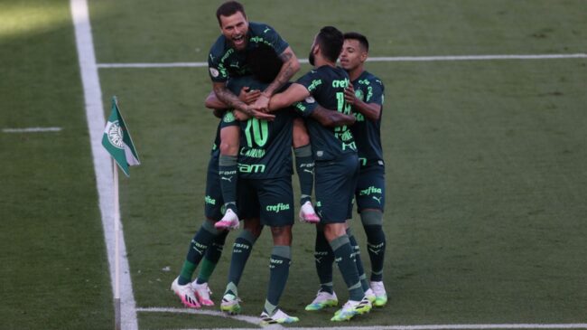 O autor do gol da vitória foi Patrick de Paula, num belo chute de primeira da entrada da área