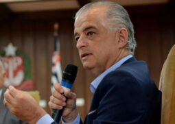 M&aacute;rcio Fran&ccedil;a
