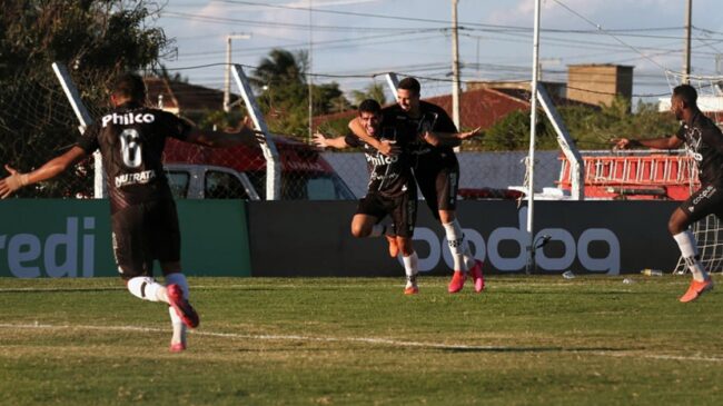Com um gol de Zé Roberto no final do primeiro tempo e outro de Lazaroni, em ótima cobrança de falta na etapa complementar, a Ponte Preta benceu o Afogados de Ingazeira