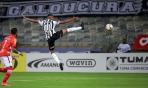 As equipes não se intimidaram com o empate e buscaram o gol, mas pararam nas defesas dos goleiros Rafael, do Atlético-MG, e Felipe, do Tombense