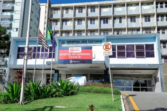 Cerca de 205 profissionais entre médicos, enfermeiros, recepcionistas, porteiros, auxiliares de limpeza e seguranças trabalharam no hospital