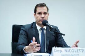 O deputado Nicoletti (PSL-RR) é o autor do projeto