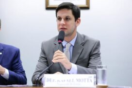 O deputado Rafael Motta (PSB-RN) é o autor da proposta