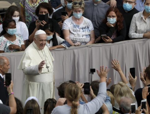 Papa Francisco em sua primeira audiência pública presencial, após seis meses de restrições