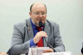 O deputado João Daniel (PT-SE) é o autor do projeto