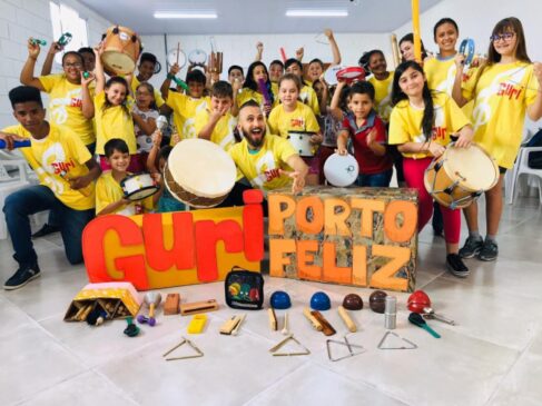 O Projeto Guri é um programa de educação, voltado para a formação musical de crianças, pré-adolescentes e adolescentes entre os 6 e 18 anos; atividades são realizadas no contraturno escolar