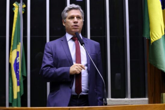 O deputado Paulo Teixeira (PT-SP) é o autor do projeto