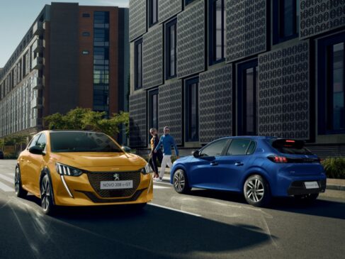 Peugeot 208 e-GT e do Peugeot 208 2021