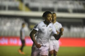 O atacante Marinho