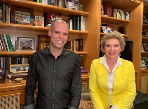 O prefeito Bruno Covas e a secret&aacute;ria de Rela&ccedil;&otilde;es Internacionais da Prefeitura de S&atilde;o Paulo, Marta Suplicy