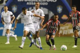 Mesmo jogando fora de casa, a equipe comandada pelo técnico Fernando Diniz apresentou uma proposta de jogo ofensiva