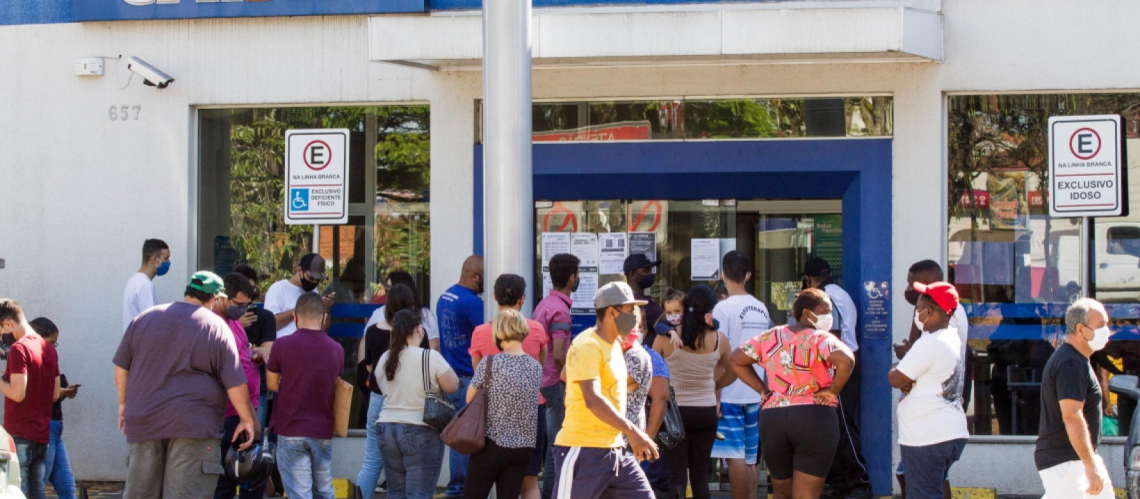 O programa Auxílio Brasil é destinado a pessoas em situação de vulnerabilidade econômica e social
